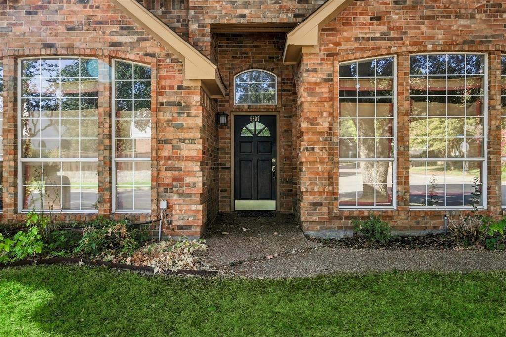 5307 Quail Creek Drive Property Photo 3
