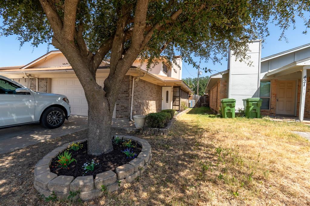 419 S Las Vegas Trail Property Photo 1