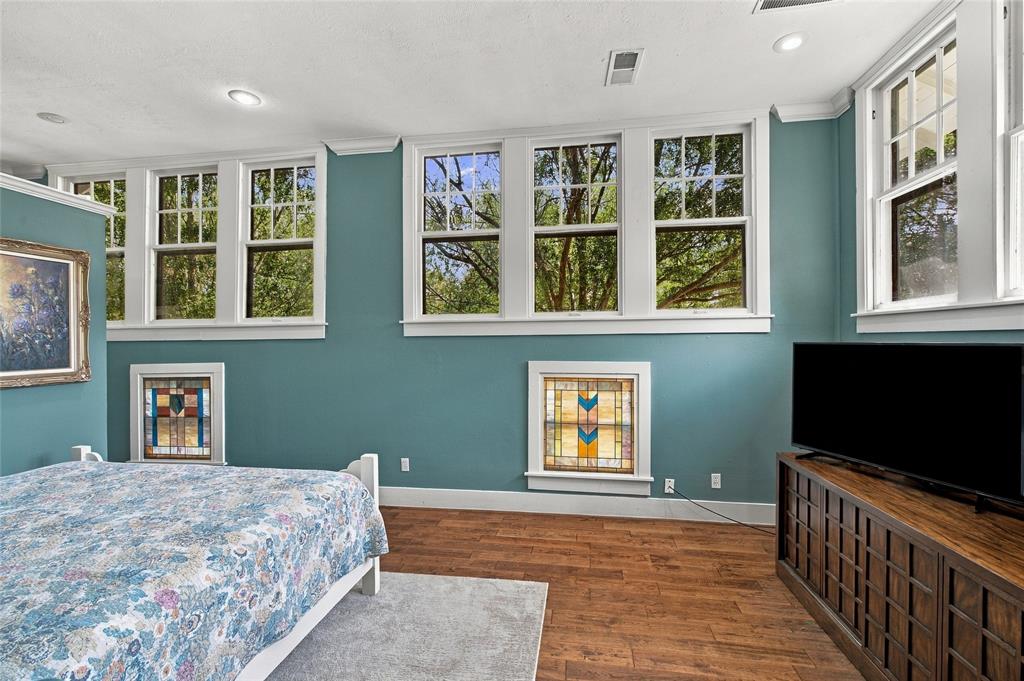 300 W College Street Property Photo 20