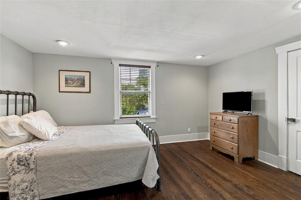 300 W College Street Property Photo 29