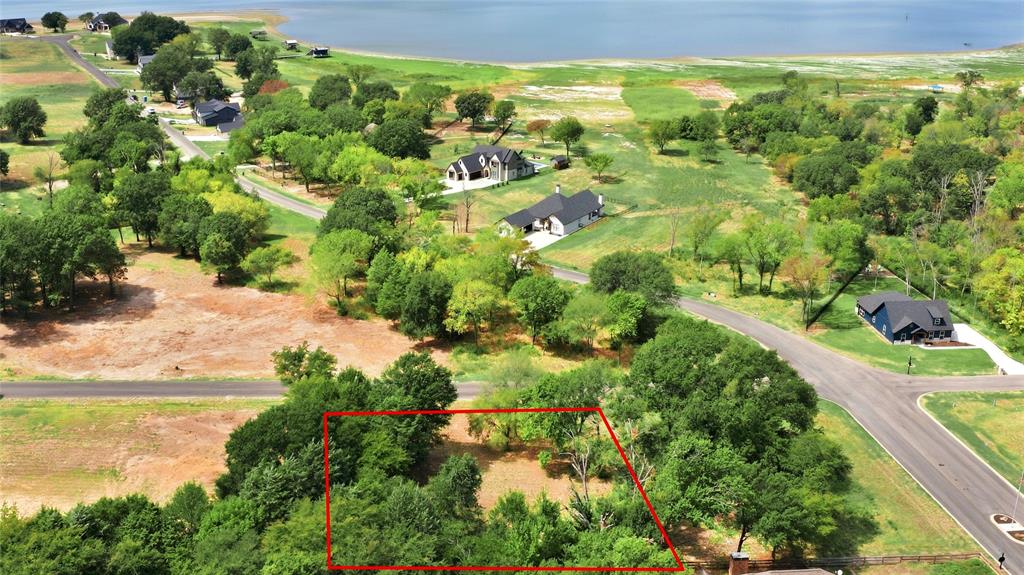 703 Clubview Drive Property Photo 1