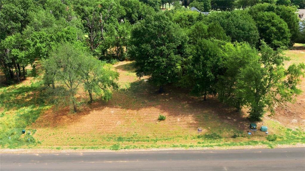703 Clubview Drive Property Photo 4