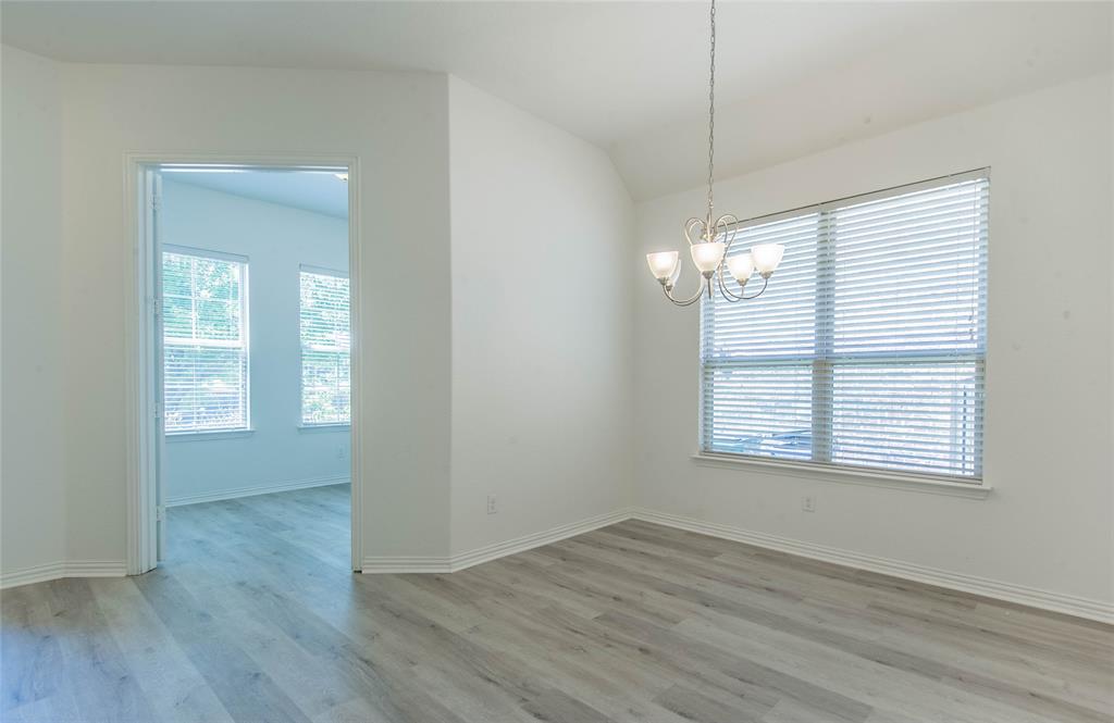 1404 Suttonview Drive Property Photo 5