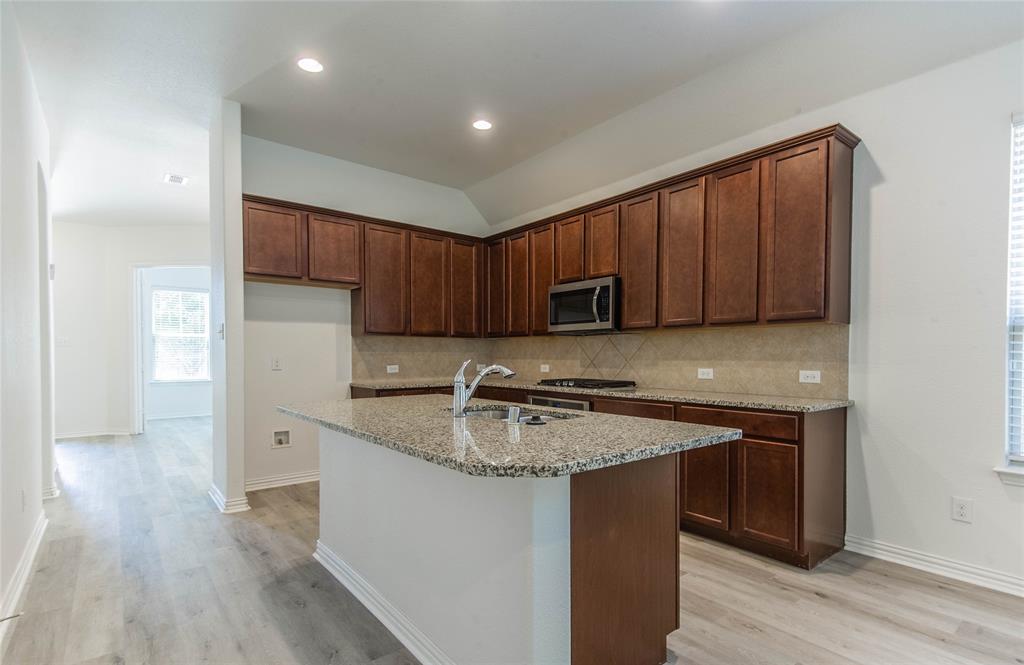 1404 Suttonview Drive Property Photo 11