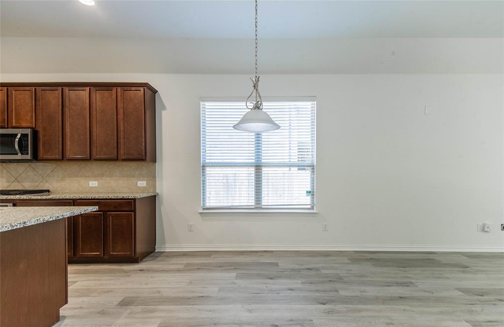 1404 Suttonview Drive Property Photo 12