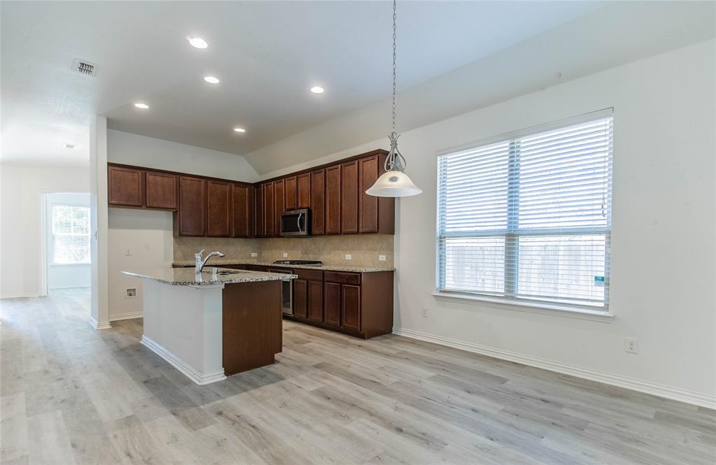 1404 Suttonview Drive Property Photo 14