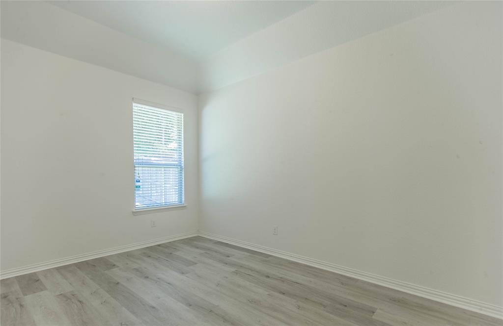 1404 Suttonview Drive Property Photo 23