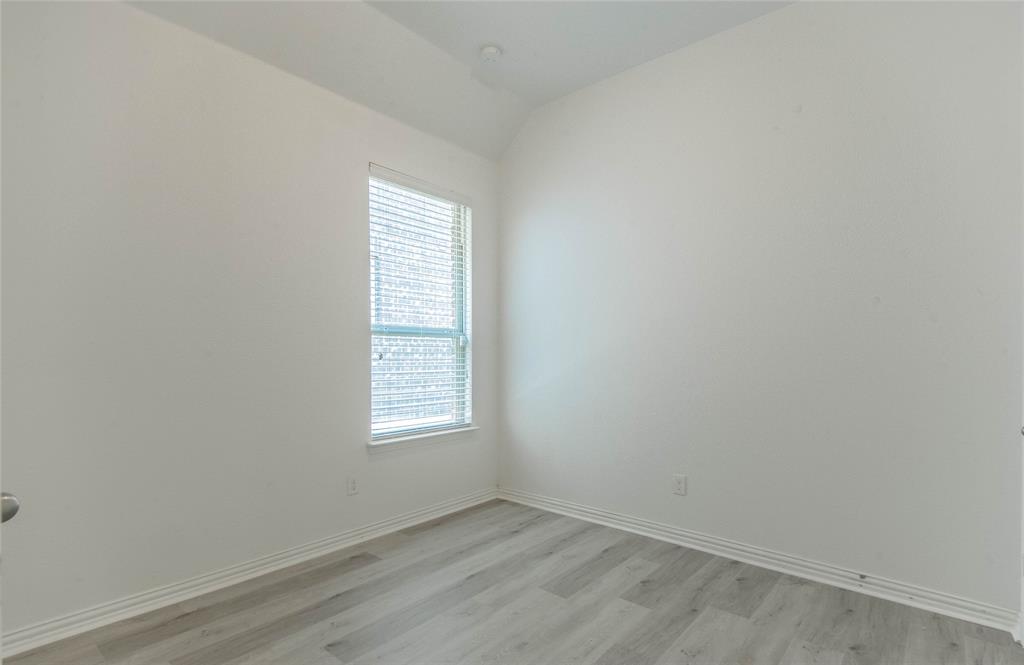 1404 Suttonview Drive Property Photo 25