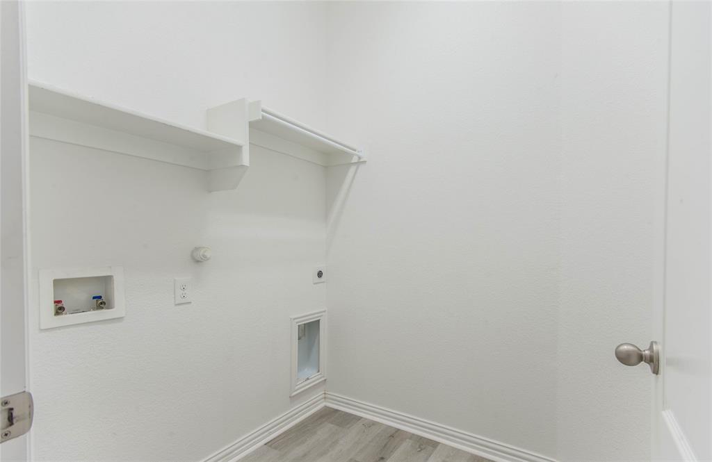 1404 Suttonview Drive Property Photo 27