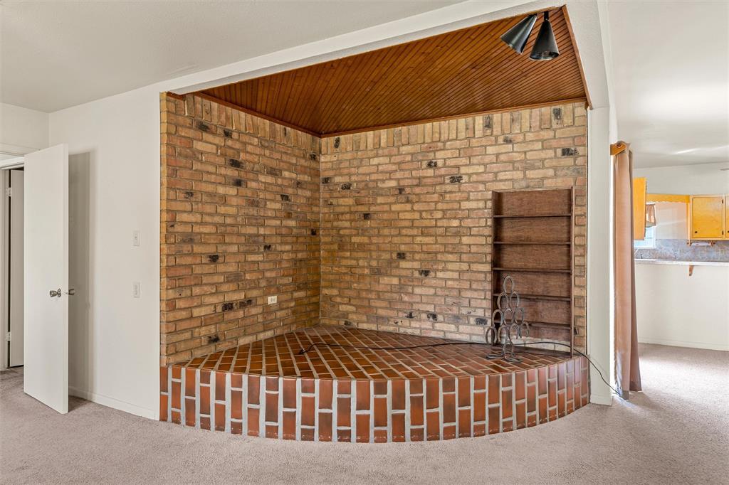 1314 W 9th Street Property Photo 6