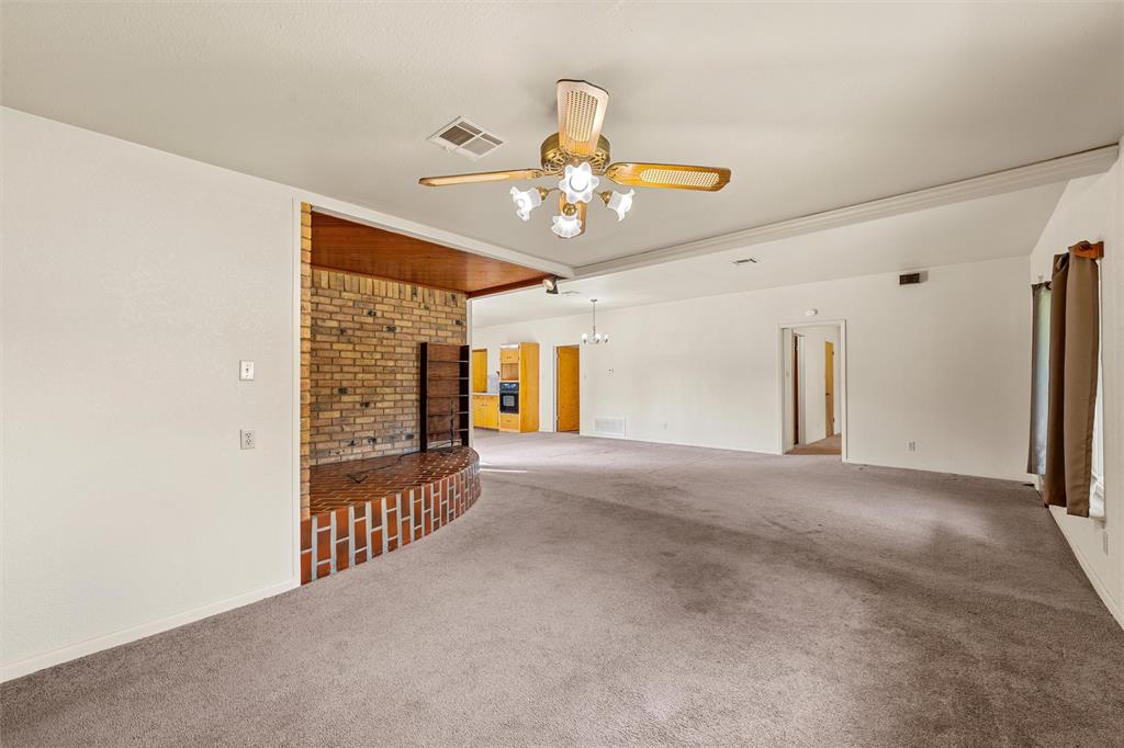 1314 W 9th Street Property Photo 7