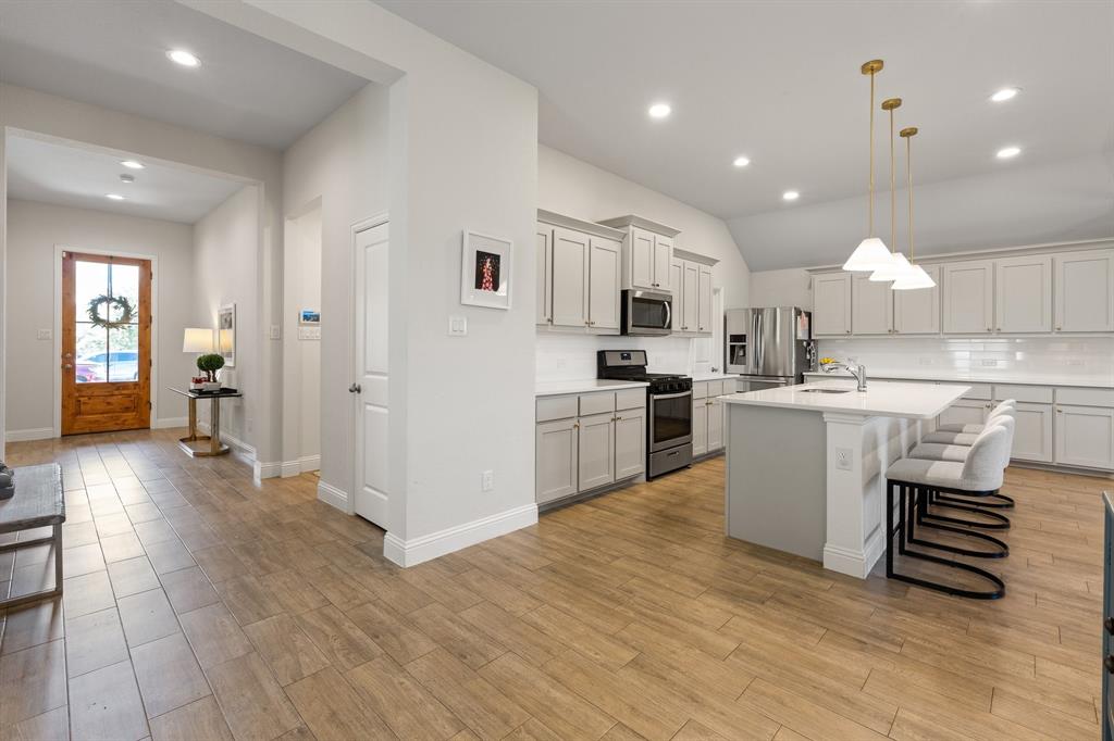 14828 Grissom Avenue Property Photo 8