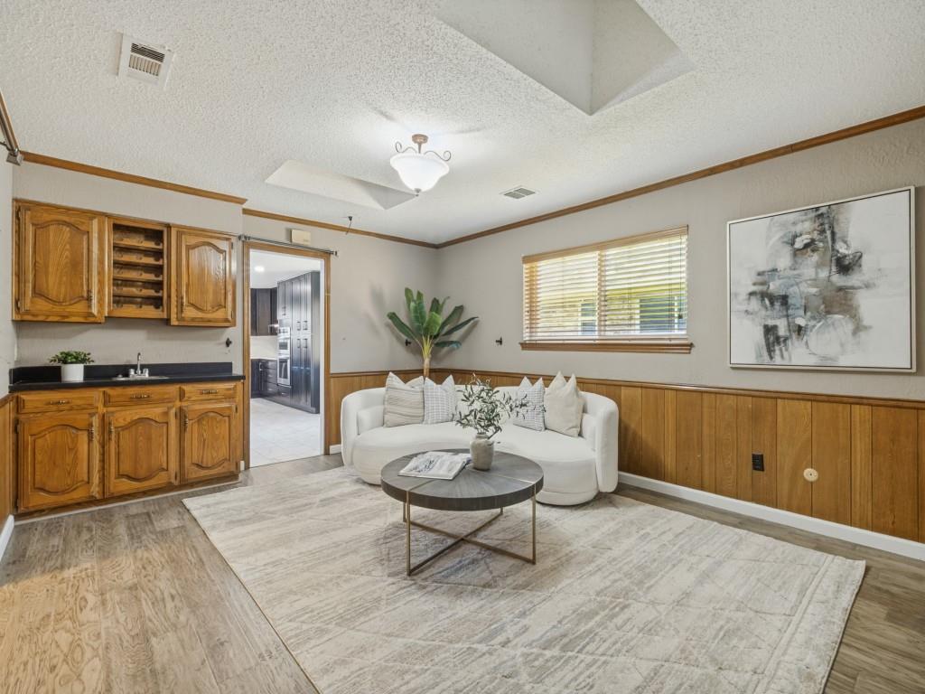 10123 Apple Creek Drive Property Photo 12