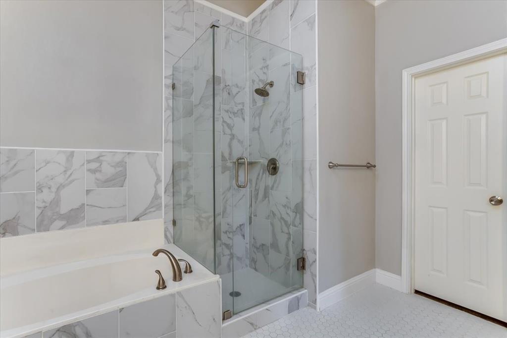 908 Dallas Lane Property Photo 11