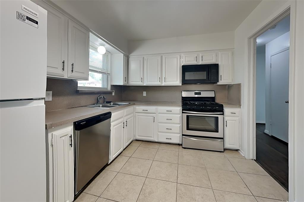 10907 Cotillion Drive Property Photo 6