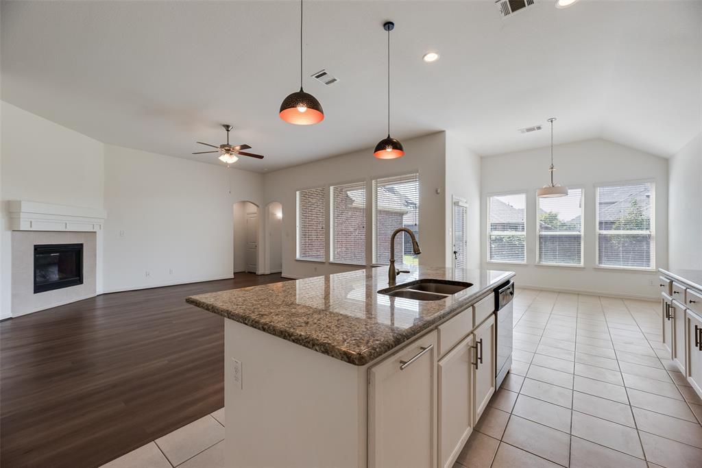 812 Overton Avenue Property Photo 8