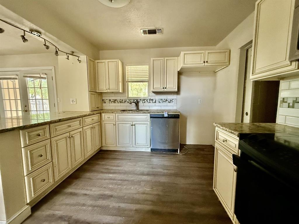 312 S Mockingbird Lane Property Photo 4