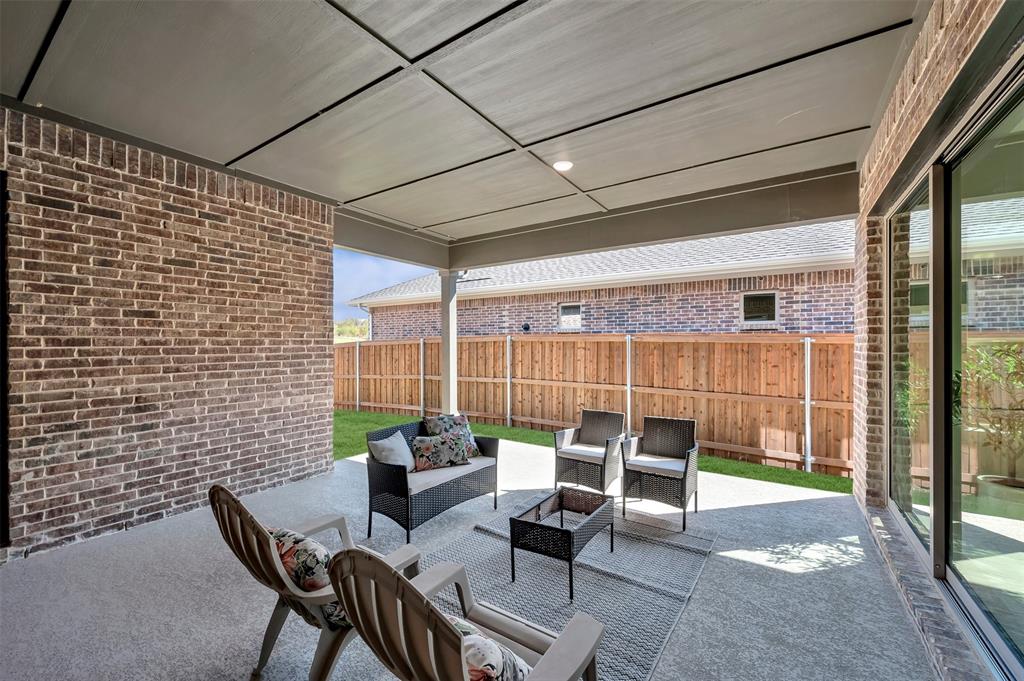 2085 Pine Grove Lane Property Photo 3