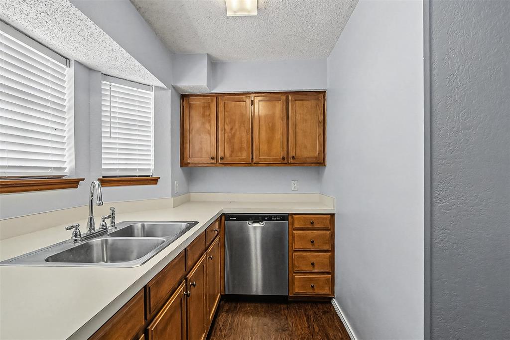 5211 Wild West Drive Property Photo 4
