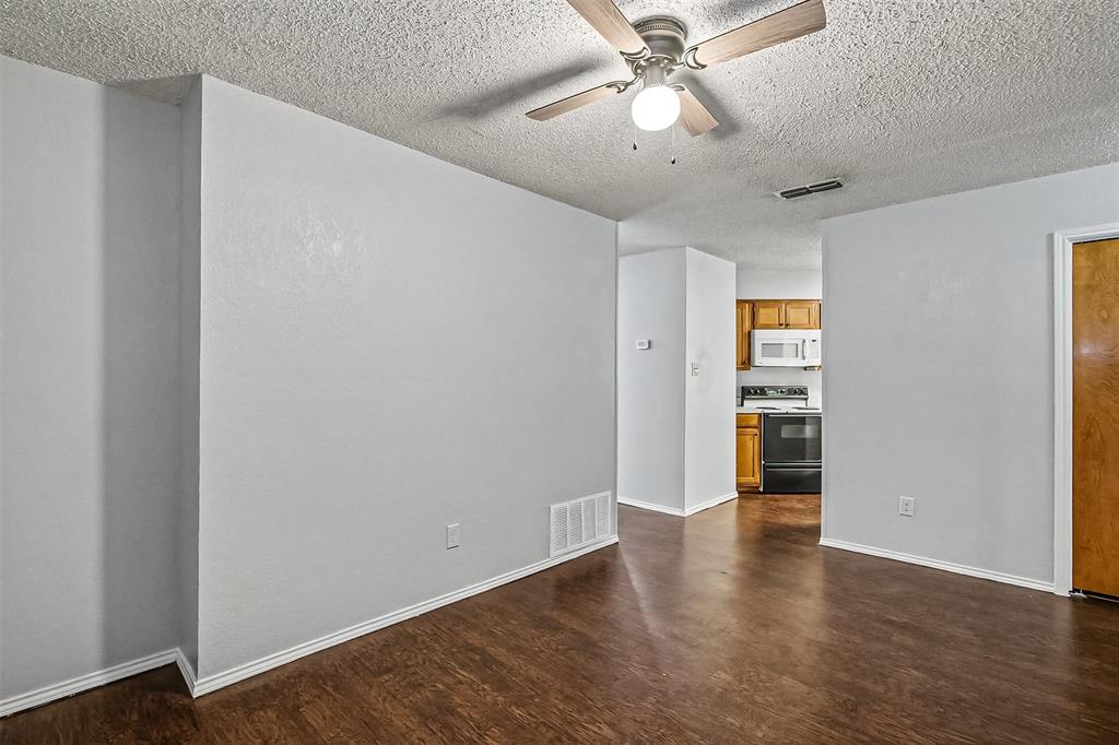 5211 Wild West Drive Property Photo 7