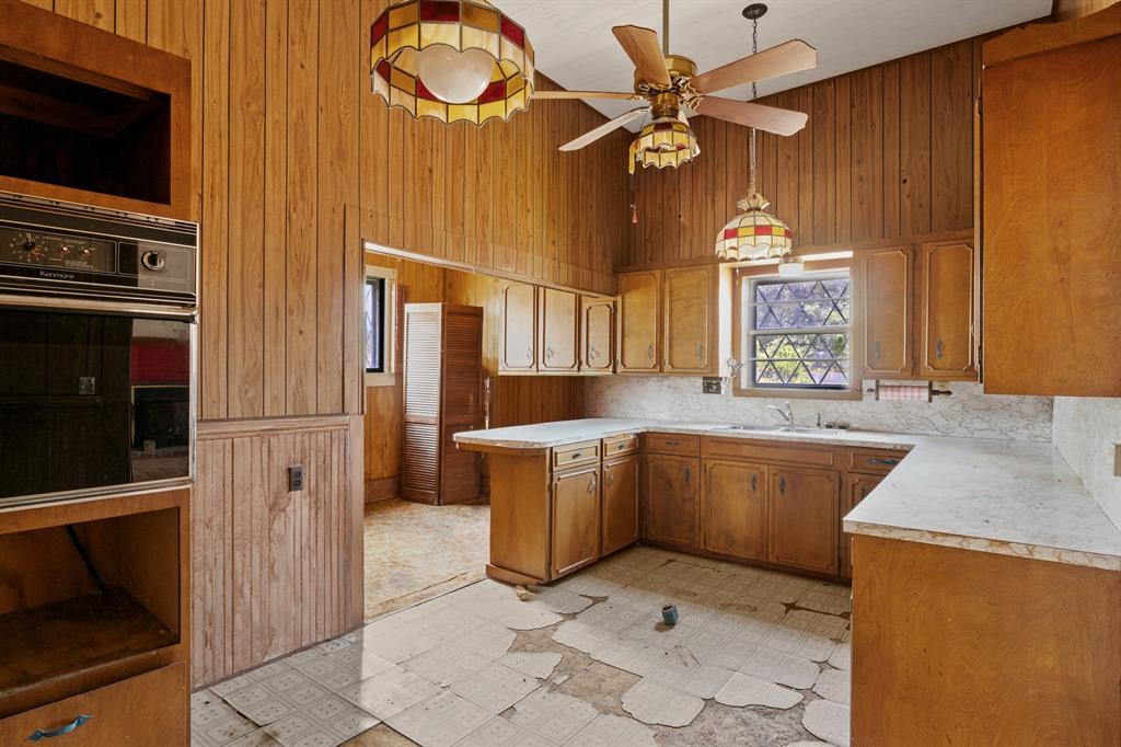 411 Ellis Property Photo 14