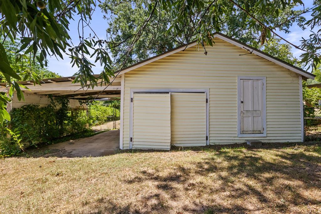 411 Ellis Property Photo 23