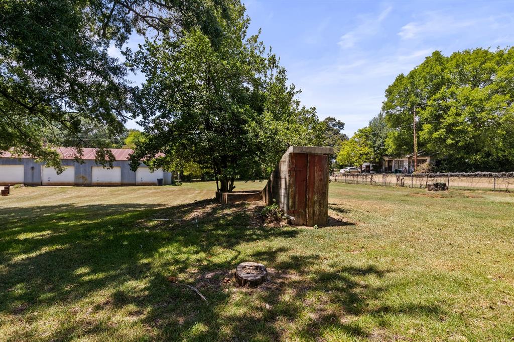 411 Ellis Property Photo 24