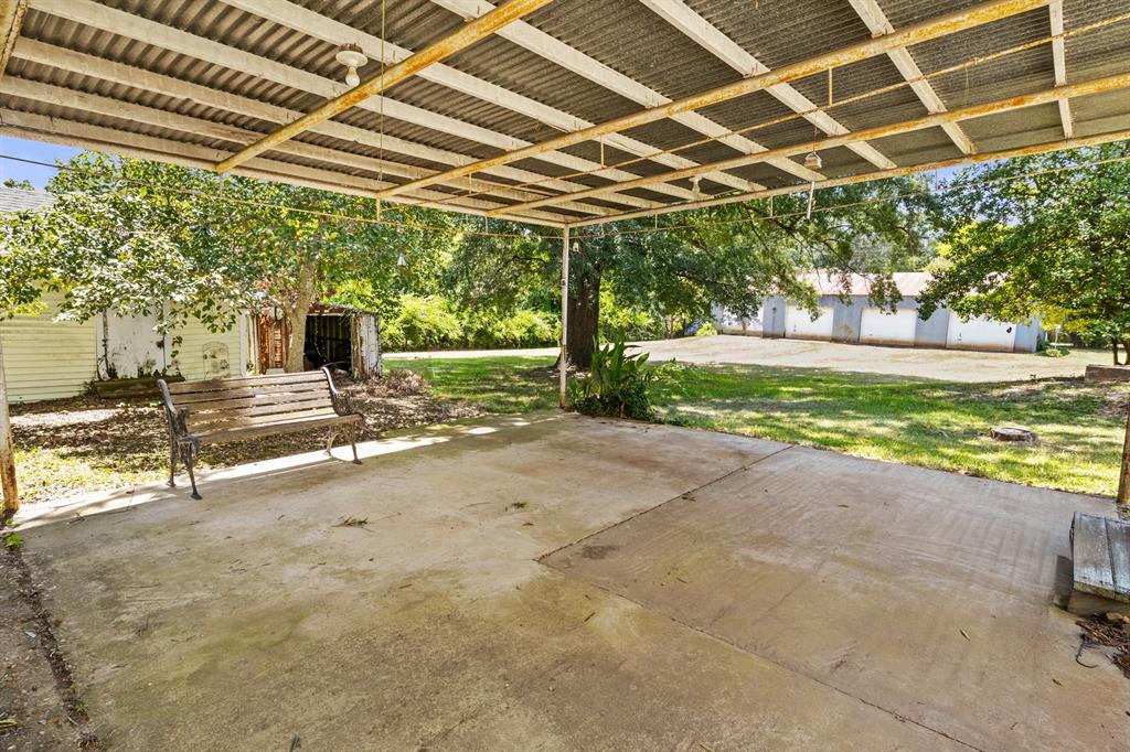 411 Ellis Property Photo 26