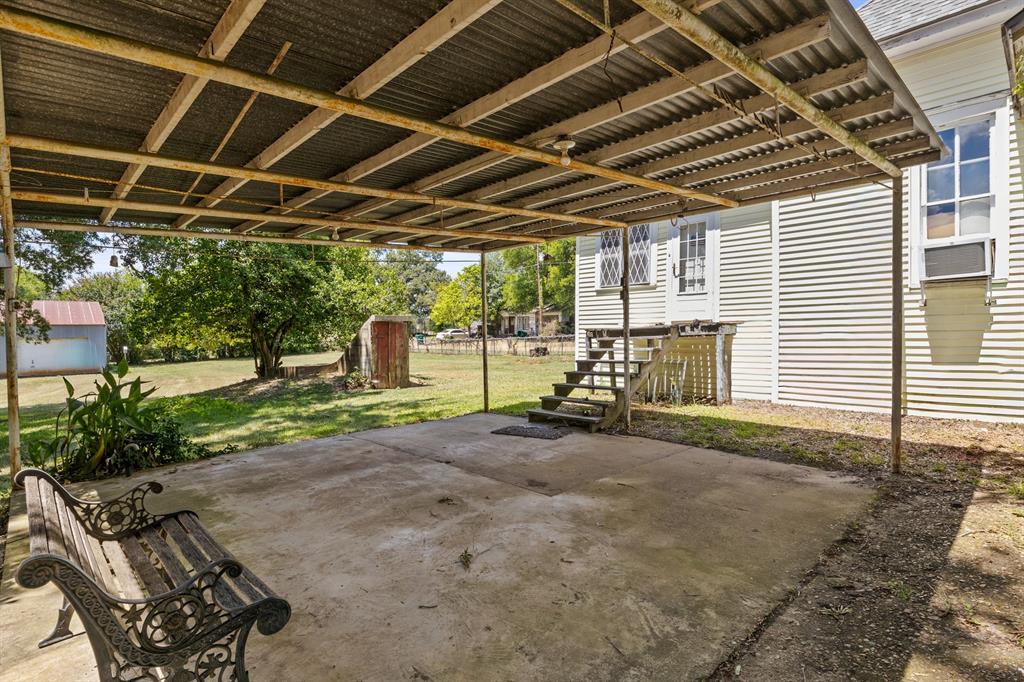 411 Ellis Property Photo 27