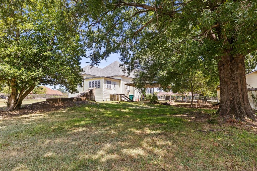 411 Ellis Property Photo 28