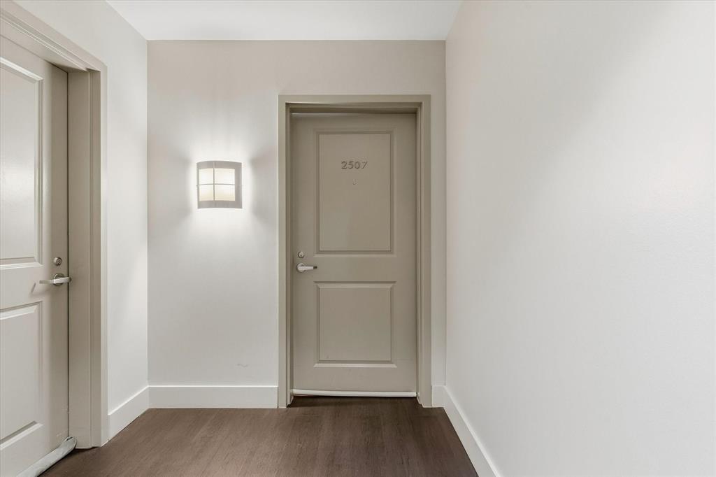 1200 Main Street 2507 Property Photo 2