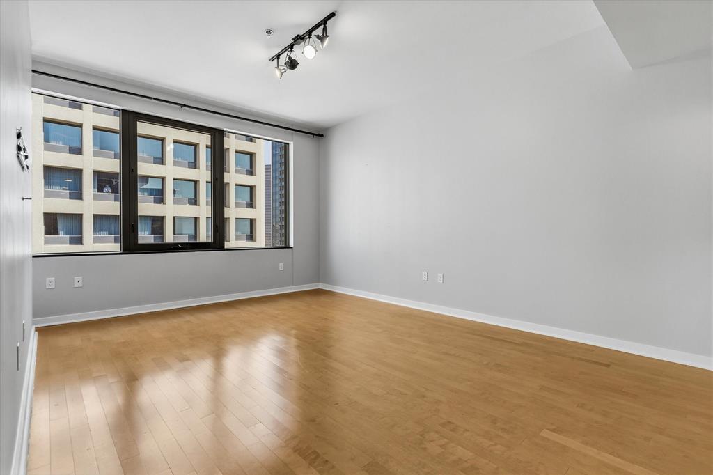 1200 Main Street 2507 Property Photo 11