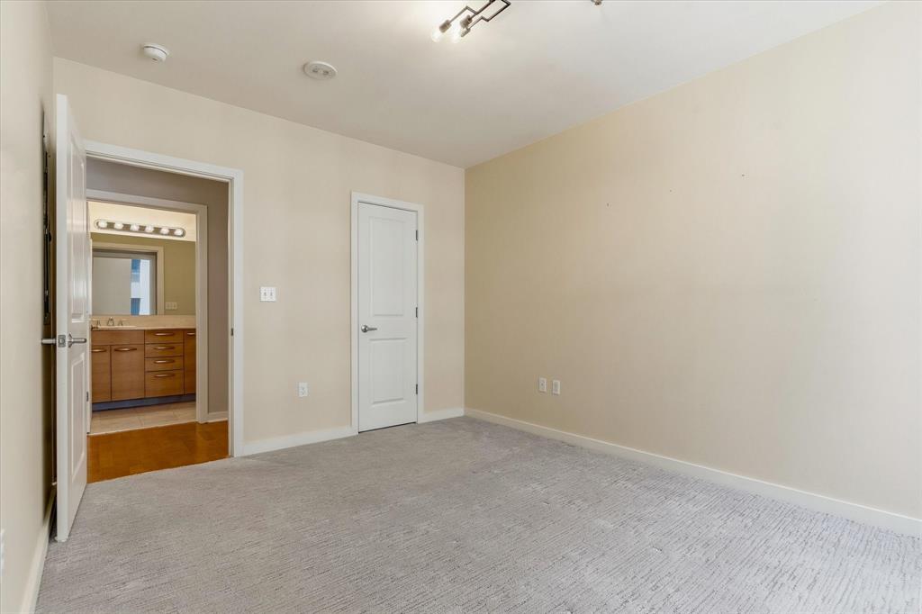 1200 Main Street 2507 Property Photo 15