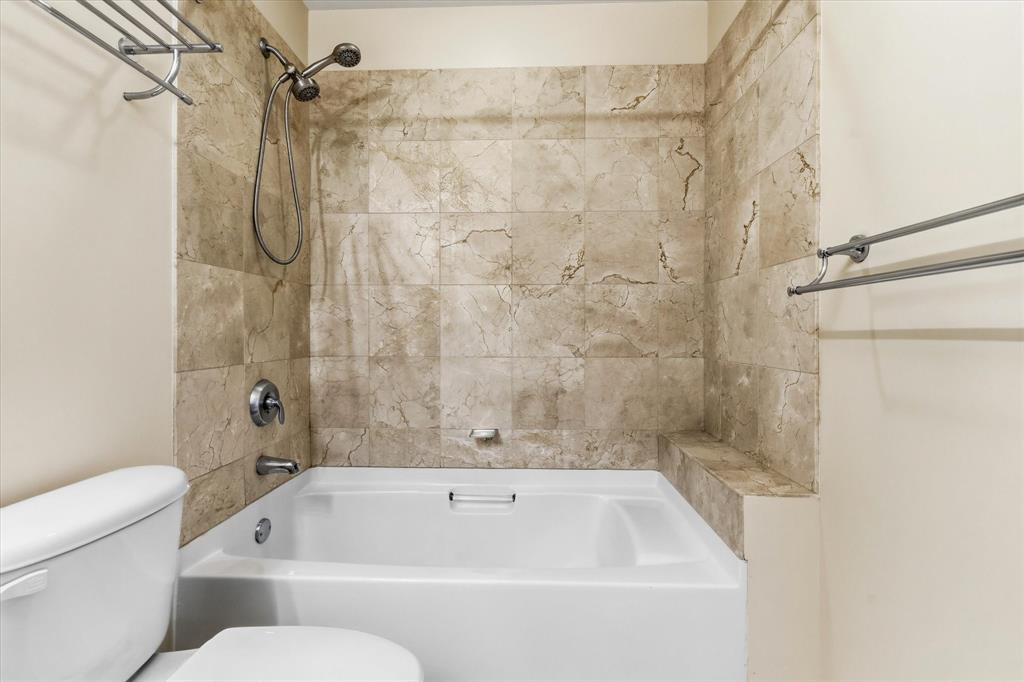 1200 Main Street 2507 Property Photo 17