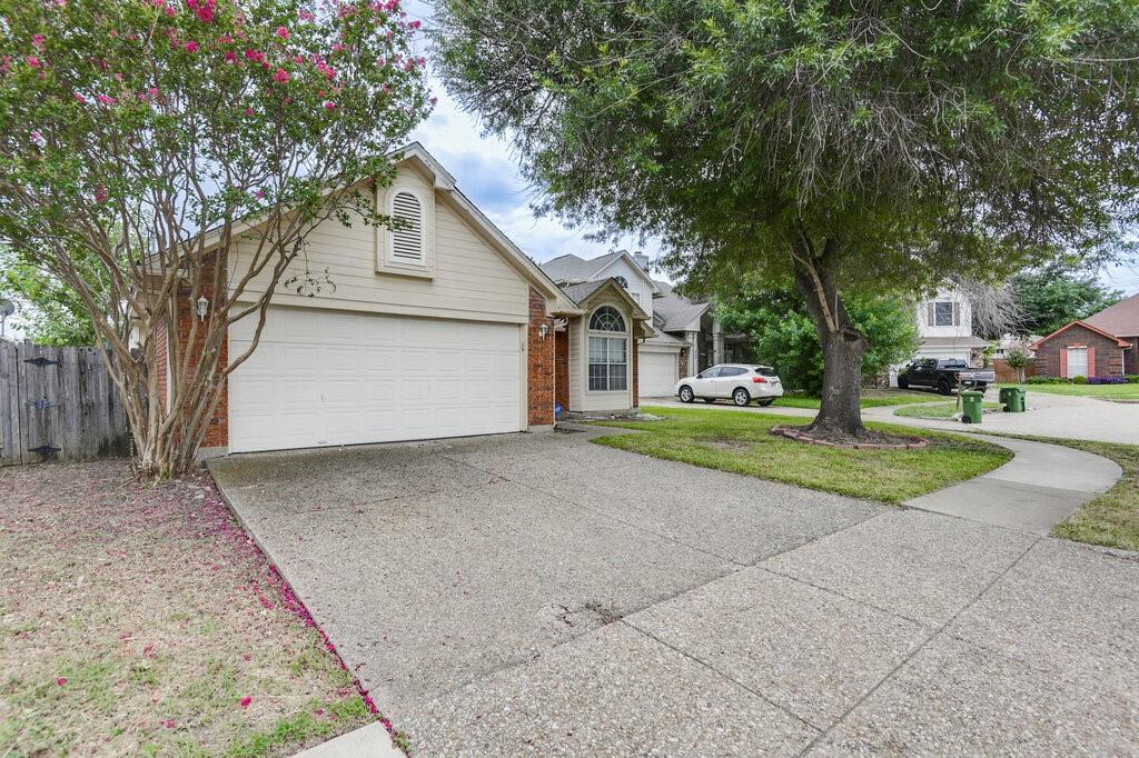 952 Freshwood Court Property Photo 2