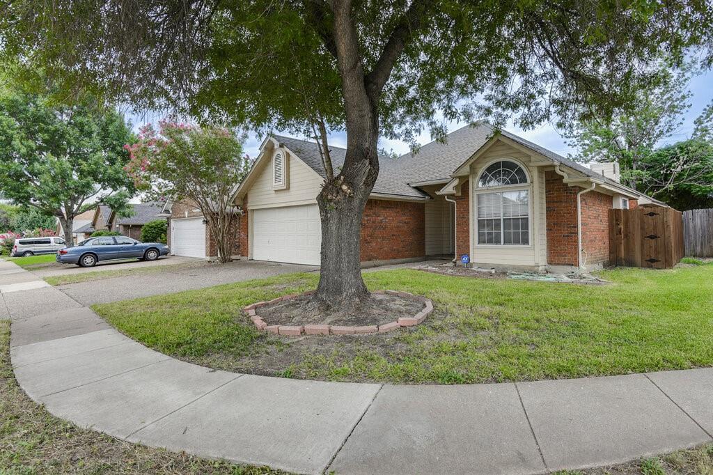 952 Freshwood Court Property Photo 3