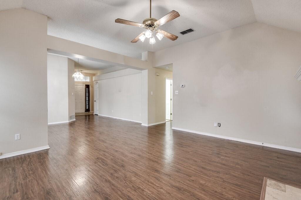 952 Freshwood Court Property Photo 12