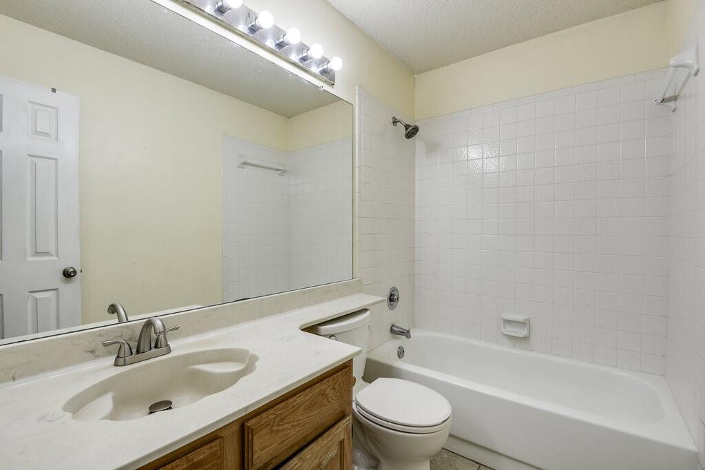 952 Freshwood Court Property Photo 13