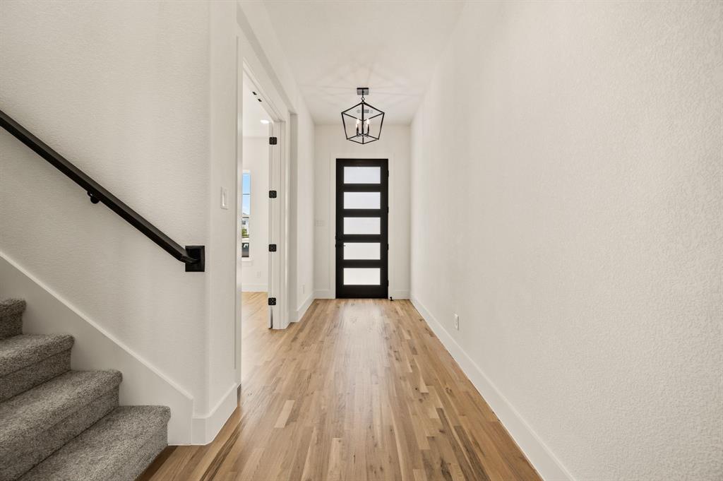 957 Highlands Avenue Property Photo 4