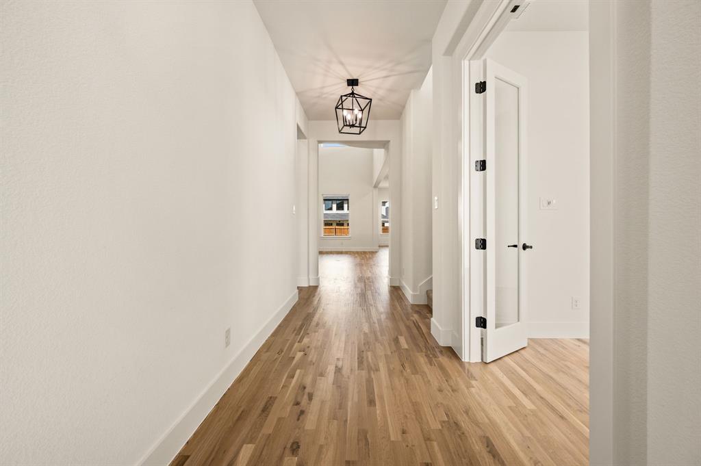 957 Highlands Avenue Property Photo 7