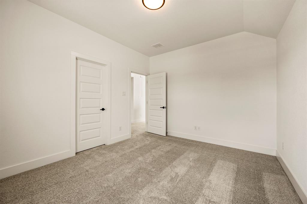 957 Highlands Avenue Property Photo 32