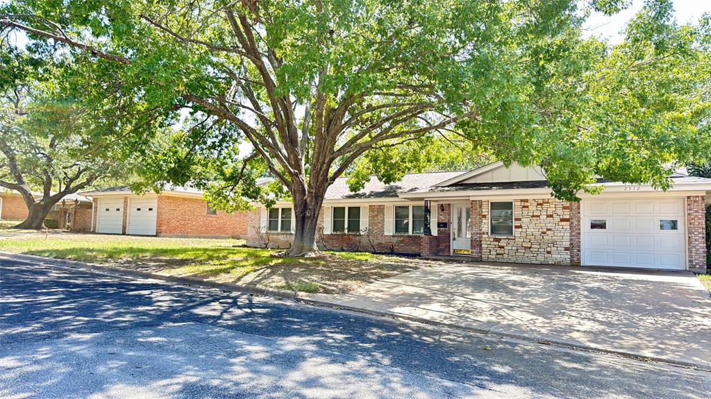 2512 Lowrey Drive Property Photo 2