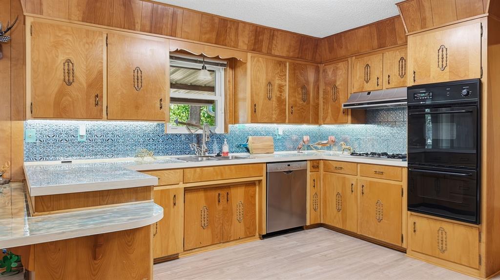 2512 Lowrey Drive Property Photo 10