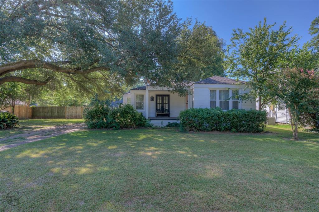 213 Leo Avenue Property Photo 1