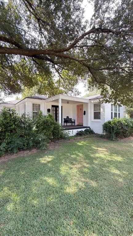 213 Leo Avenue Property Photo 2
