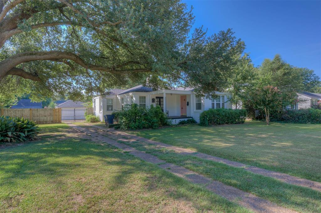 213 Leo Avenue Property Photo 3