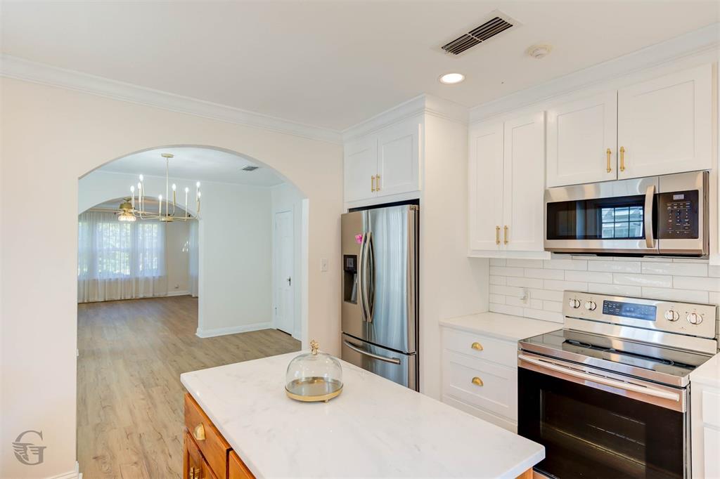 213 Leo Avenue Property Photo 8