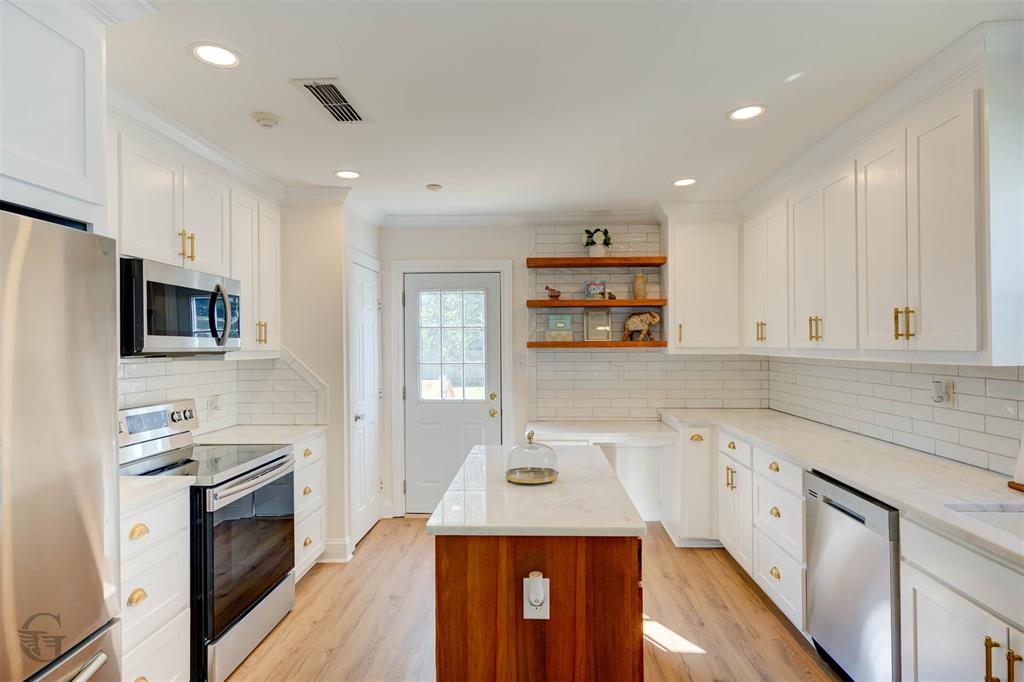 213 Leo Avenue Property Photo 10