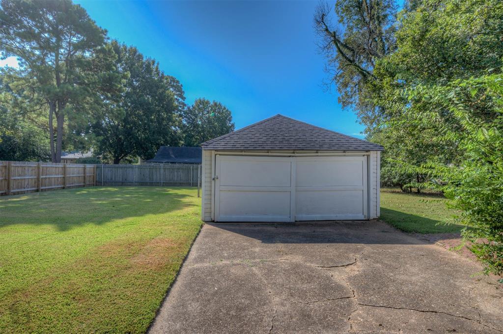 213 Leo Avenue Property Photo 21