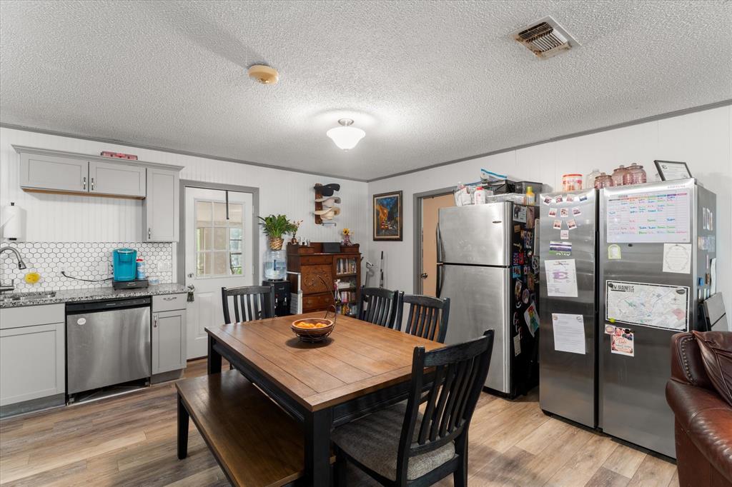 402 E Cook Street Property Photo 10